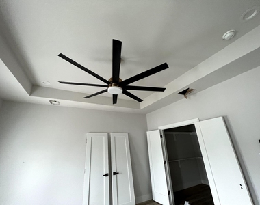 6407 Sidney Street - Photo Thumbnail 2