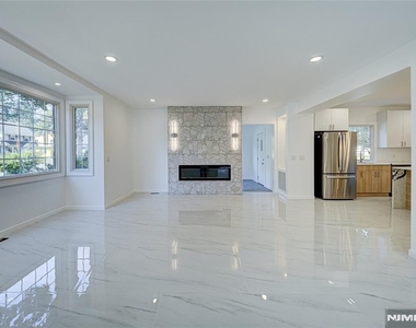 217 Heywood - Photo Thumbnail 1