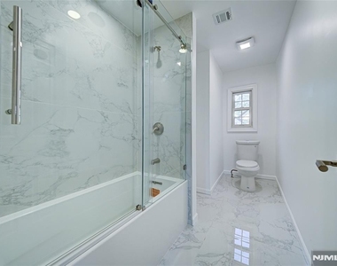 217 Heywood - Photo Thumbnail 14