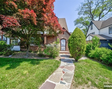 217 Heywood - Photo Thumbnail 22