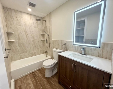 35 Claremont - Photo Thumbnail 4