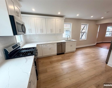 35 Claremont - Photo Thumbnail 2