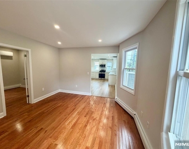 35 Claremont - Photo Thumbnail 5