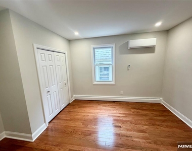 35 Claremont - Photo Thumbnail 9