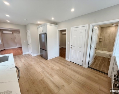 35 Claremont - Photo Thumbnail 3