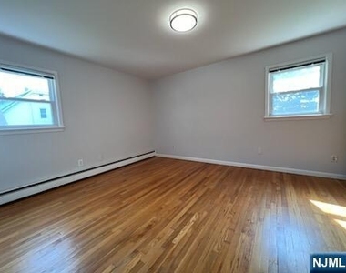 217 Rockland - Photo Thumbnail 17