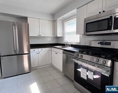 217 Rockland - Photo Thumbnail 20