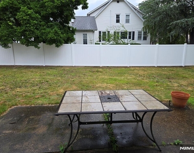 217 Rockland - Photo Thumbnail 15