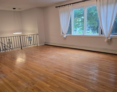 217 Rockland - Photo Thumbnail 2