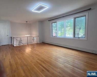 217 Rockland - Photo Thumbnail 23
