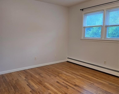 217 Rockland - Photo Thumbnail 7