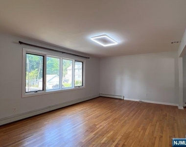 217 Rockland - Photo Thumbnail 24
