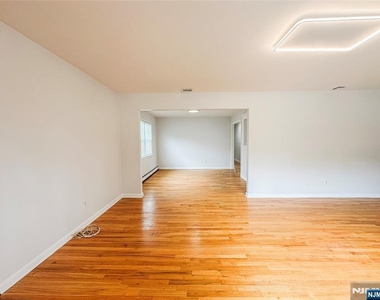 217 Rockland - Photo Thumbnail 27