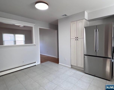 217 Rockland - Photo Thumbnail 21