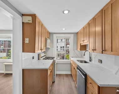 16 Randolph - Photo Thumbnail 4