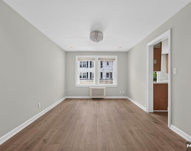 16 Randolph - Photo Thumbnail 5