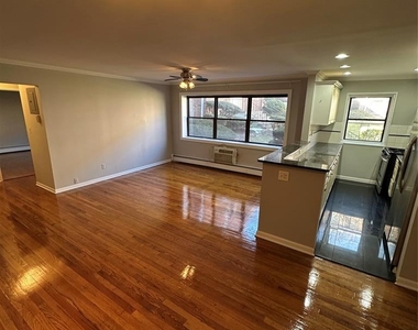 212 Prospect - Photo Thumbnail 6