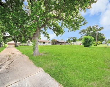 535 Pampa Street - Photo Thumbnail 7