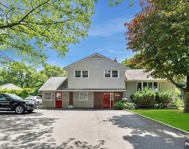 516 Knickerbocker - Photo Thumbnail 1
