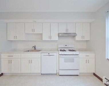 44 Newcomb - Photo Thumbnail 9