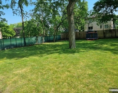 44 Newcomb - Photo Thumbnail 16
