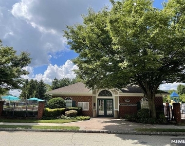 1132 Stafford - Photo Thumbnail 18