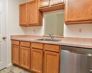 1132 Stafford - Photo Thumbnail 10