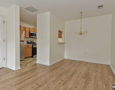 1132 Stafford - Photo Thumbnail 6