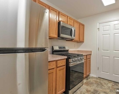 1132 Stafford - Photo Thumbnail 7