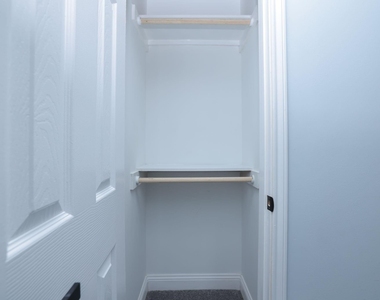 4120 Linn Street - Photo Thumbnail 10