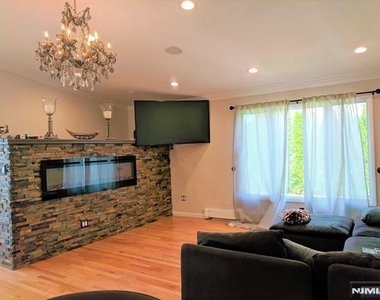 449 Alder - Photo Thumbnail 1
