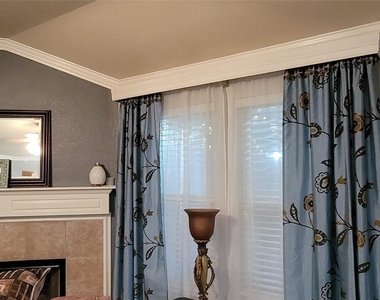 12314 Brentleywood Lane - Photo Thumbnail 2
