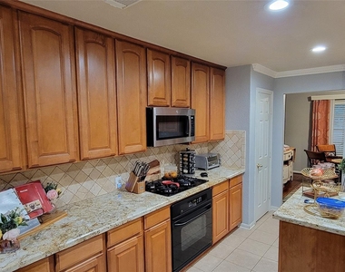 12314 Brentleywood Lane - Photo Thumbnail 11