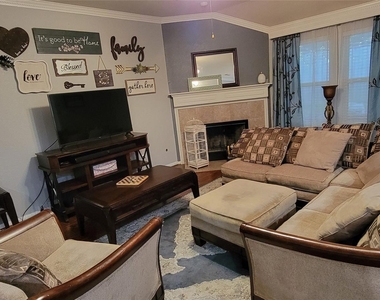 12314 Brentleywood Lane - Photo Thumbnail 4
