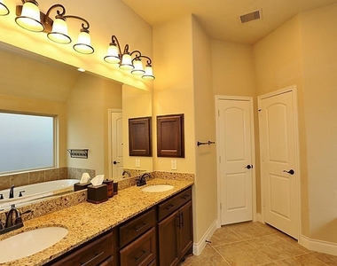 6707 Miller Shadow Lane - Photo Thumbnail 23