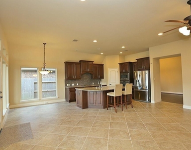 6707 Miller Shadow Lane - Photo Thumbnail 13