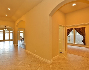 6707 Miller Shadow Lane - Photo Thumbnail 7