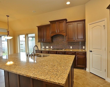 6707 Miller Shadow Lane - Photo Thumbnail 9