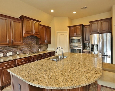 6707 Miller Shadow Lane - Photo Thumbnail 10
