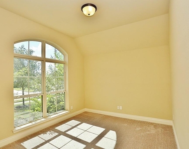 6707 Miller Shadow Lane - Photo Thumbnail 4