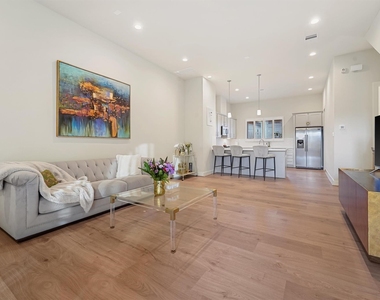 5209 Allen Street - Photo Thumbnail 7
