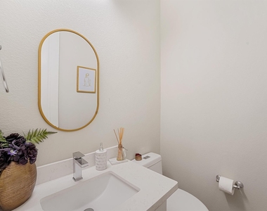 5209 Allen Street - Photo Thumbnail 5