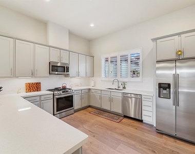 5209 Allen Street - Photo Thumbnail 6