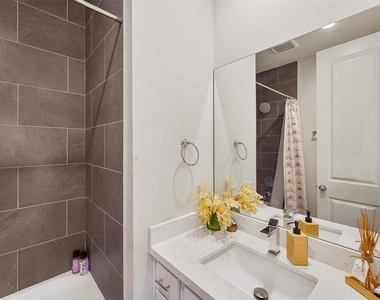 5209 Allen Street - Photo Thumbnail 4