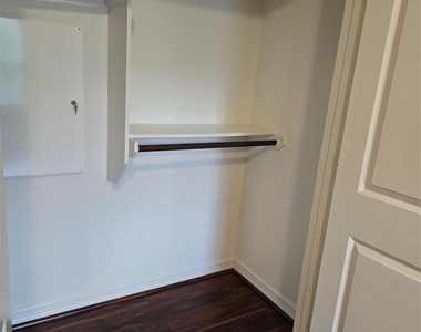 10 Val Delsa Court - Photo Thumbnail 27