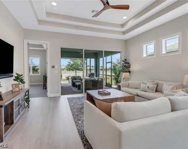 6299 Arriba Avenue - Photo Thumbnail 6