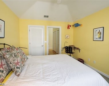 640 2nd Street S - Photo Thumbnail 14