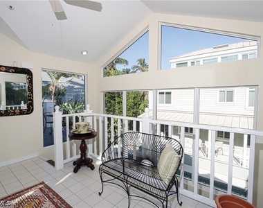 640 2nd Street S - Photo Thumbnail 3