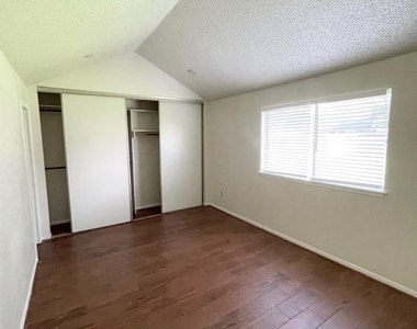 4115 Issacks Way - Photo Thumbnail 3