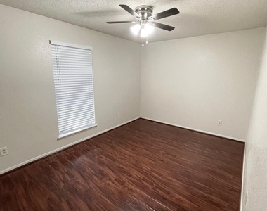 4115 Issacks Way - Photo Thumbnail 6